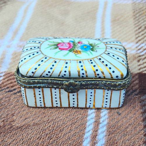 Small floral porcelain - floral,