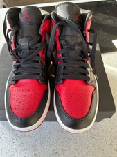 Nike air jordan 1 mid banned