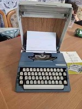 IMPERIAL CONCORDE TYPEWRITER - RARE RETRO IN CARRY CASE EXCELLENT CONDITION