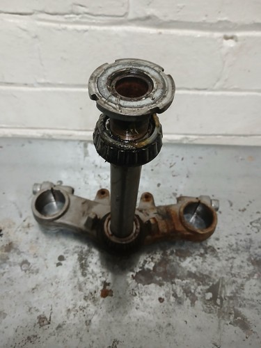 Yamaha xt125 bottom yoke lower - yamaha,