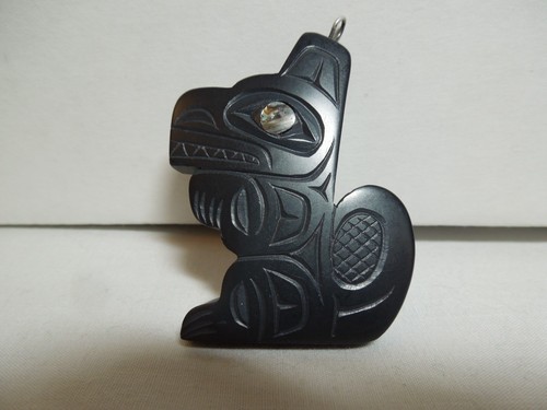 Argillite haida wolf - wolf, pendant