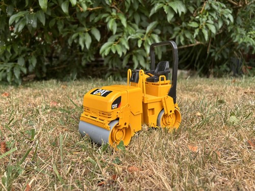 Cat asphalt drum compactor - cat,
