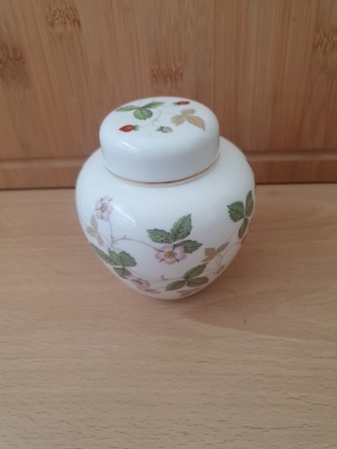 Wedgwood wild strawberry - wedgwood, 4"