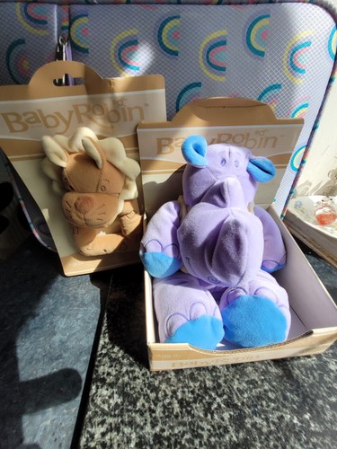Baby robin hippo and - robin,
