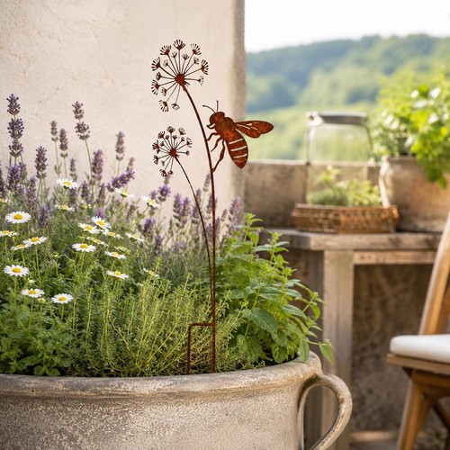 Rusty metal bee garden - metal, stake
