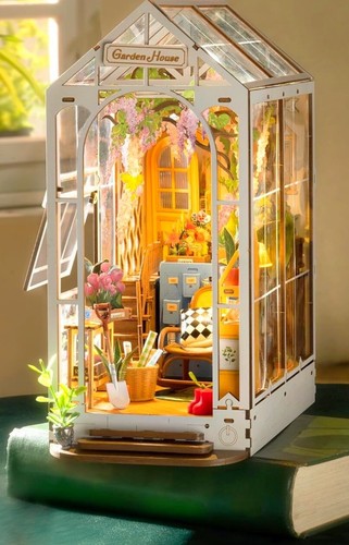 Miniature houses - miniature, houses!