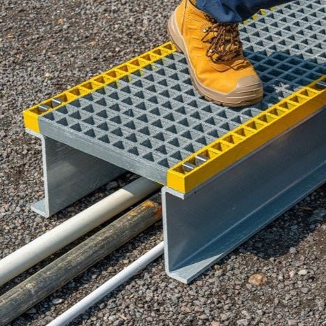Grp step over - grp, platform