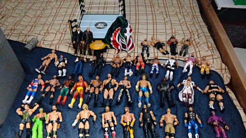 Wwe mixed lot wrestler action - lot,