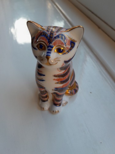 Royal crown derby tabby cat - royal,