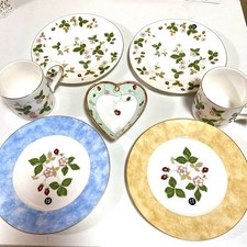 Wedgwood Wild Strawberry Full