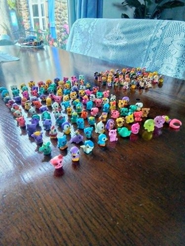 Pre owned squinkie figures - pre-owned,