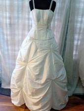 Wedding Dress size 8 ivory taffeta Ronald Joyce, check measurements A
