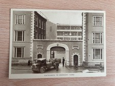 POSTCARD - Guinness Brewery, Dublin, Entrance to brewery yard - unused