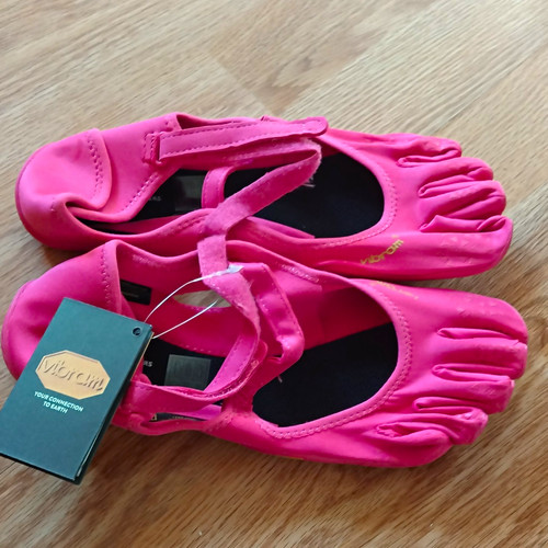 Vibram fivefingers pink hook - fivefingers,