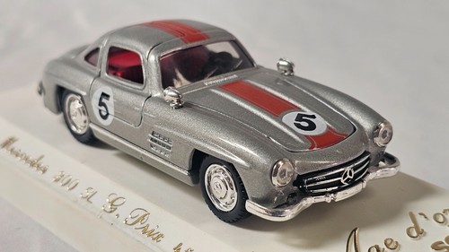 Solido age mercedes 300 - d'or,