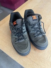 DC mens skate shoes