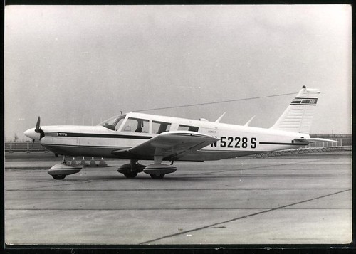 Photograph aircraft piper - photograph,
