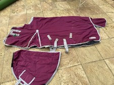Derby house Stable Rug Burgundy 200g Detachable Hood 6’6