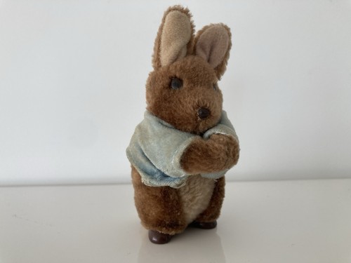 Peter rabbit beatrix potter - peter,
