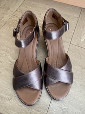 Clarks UK 5.5 D Metallic Open