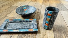 Set of pottery  - bowl vase