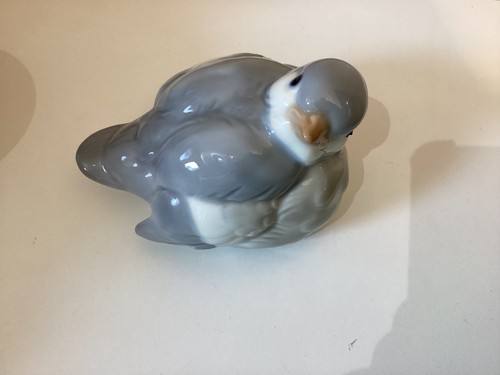 Stunning blue sparrow - stunning, figurine