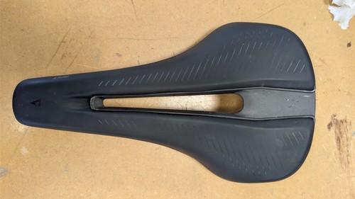 Giant grit gravel saddle - giant,