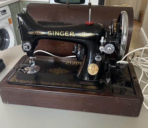 Vintage singer sewing machine - singer,