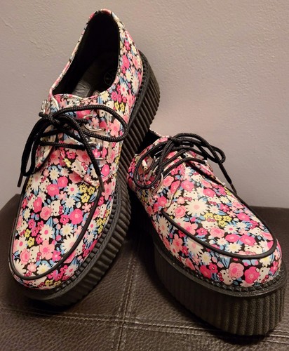 Hello kitty flowers - hello,