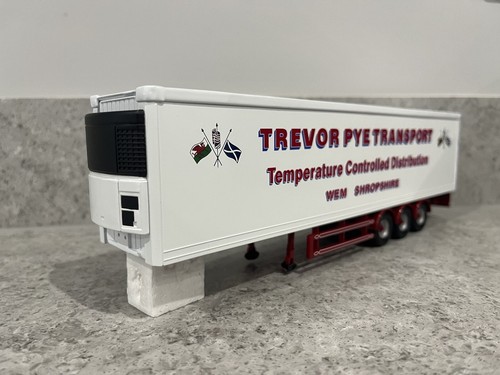 Corgi tri axle fridge - tri-axle,