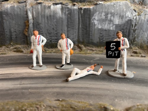 Painted race crew white - race,