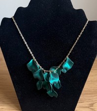 Modern Leaves Pendant Necklace