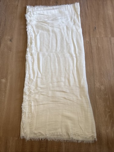 Atmosphere white woollen - atmosphere,