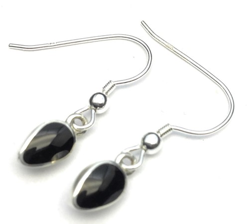 Small whitby jet - small,