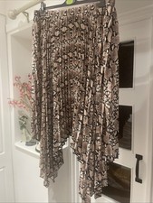 Ladies Pleated Elasticated Waist Skirt Size 20 New Misguided