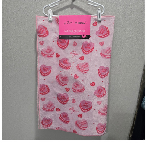 Betsey johnson accent rug - betsey,