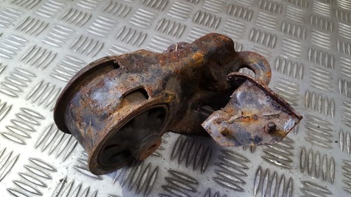 Engine mount and transmission - ,