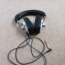 Beyerdynamic DT100 Headphones
