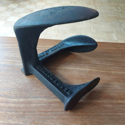 Vintage cobbler cast - cobbler's, cast-iron