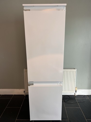 Integrated fridge freezer