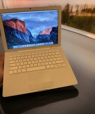 Apple MacBook A1181 Core 2 Duo