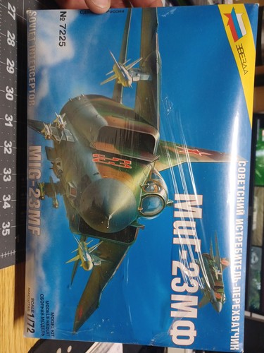 Zvezda soviet interceptor - 1/72,