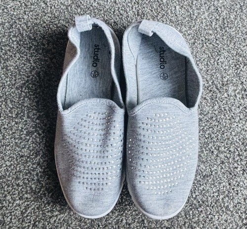 Light grey sparkle slip - , on