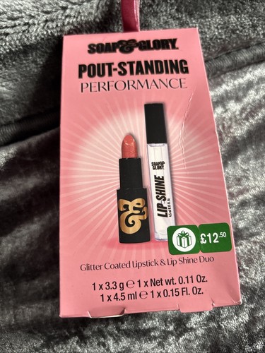 Soap glory poutstanding - &,