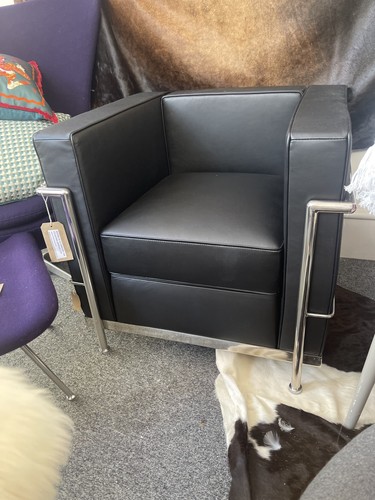 Lc2 black chrome - black, lounge