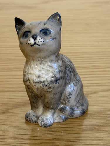 Ceramic sitting cat - ceramic,