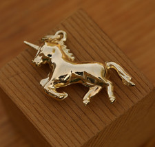 9ct Solid Yellow Gold Unicorn