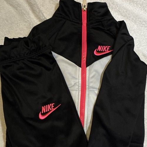 Nike girls years 2pc - 3-4,