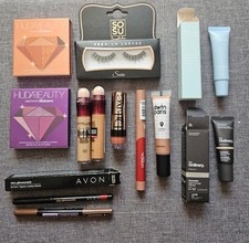 Make up bundle, cosmetics job