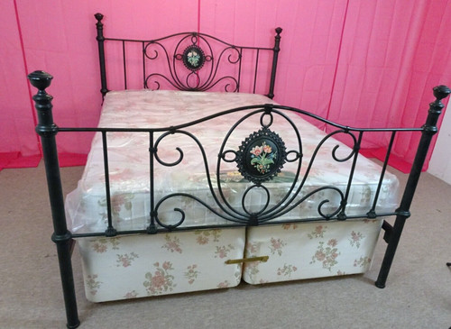 King size bed - size,
